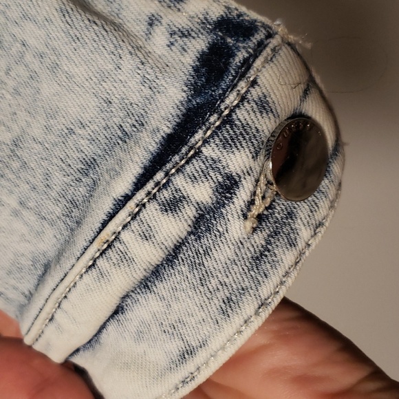 🧿Guess Denim Jacket - Picture 8 of 8